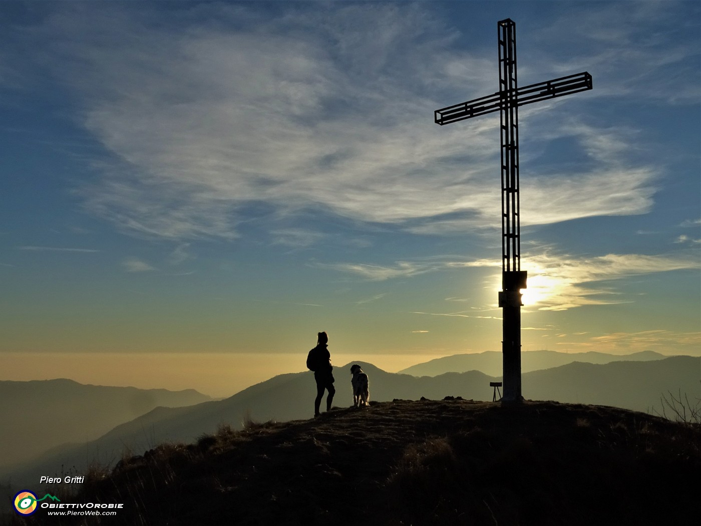 07 La nostra prima volta alla croce di vetta del Monte Gioco (1366 m).JPG